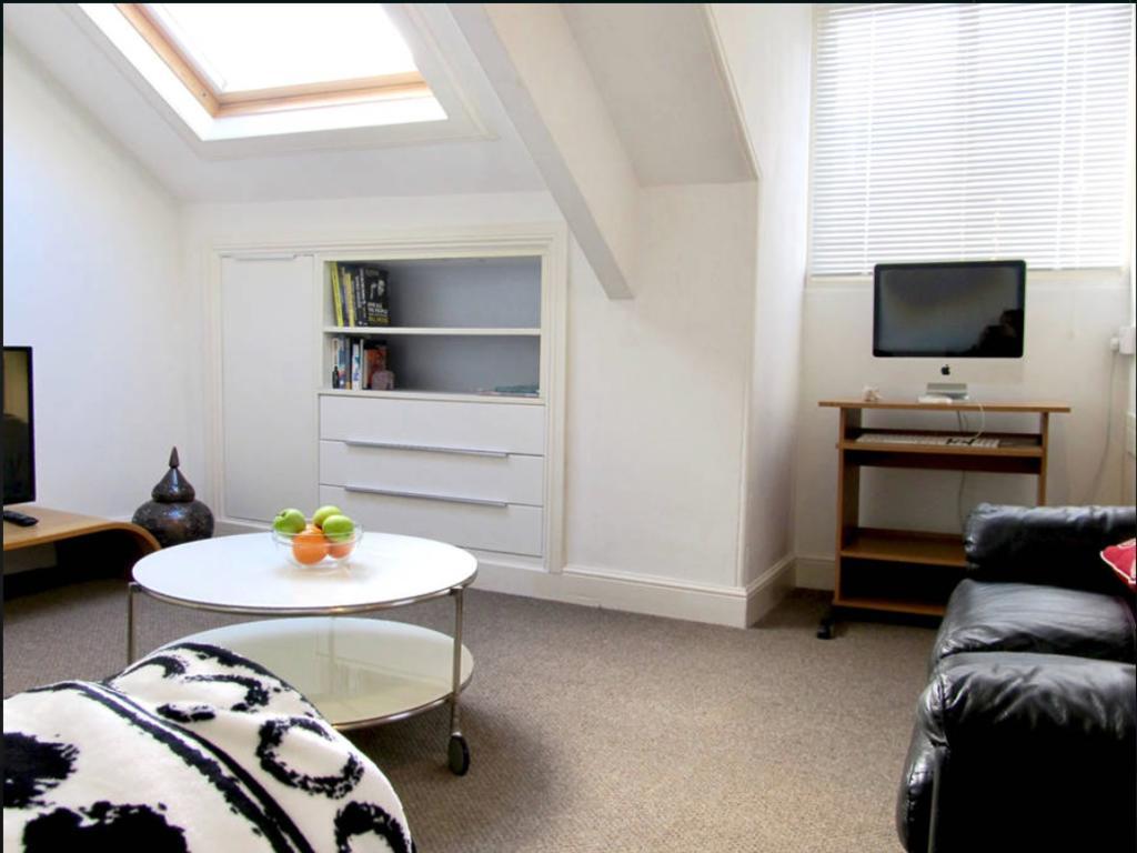 The Hideaway, Victorian Townhouse Apartment With Parking Plymouth Kültér fotó